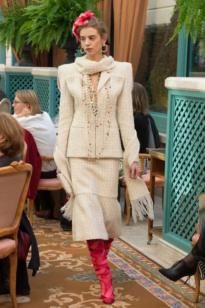 Look 8